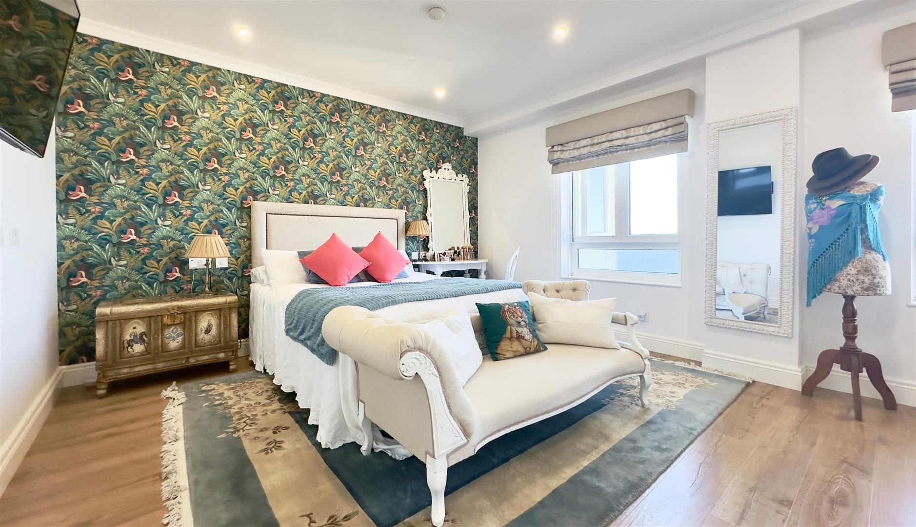 Image of House - 2 Bedrooms - 1 Bathrooms for Sale in South District-Gibraltar, Image 4